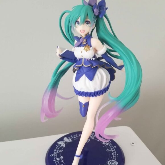Miku figure - Picture 1 of 2